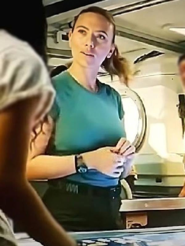 Jurassic World Rebirth Scarlett Johansson Green T-Shirt Superstar Jacket