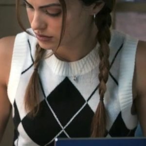 Ana-Film-Upgraded-2024-Camila-Mendes-Argyle-Sweater-Vest-1