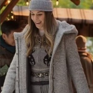 Lark-Tv-Series-Virgin-River-S05-Elise-Gatien-Grey-Hooded-Coat