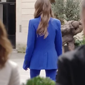 Emily-in-Paris-S04-Lily-Collins-Blue-Suit-3