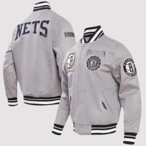 brooklyn-nets-pro-standard-crest-emblem-grey-varsity-jacket-2-700x1050